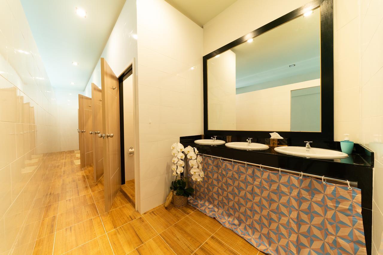 H2B Hostel Phuket ภายนอก รูปภาพ